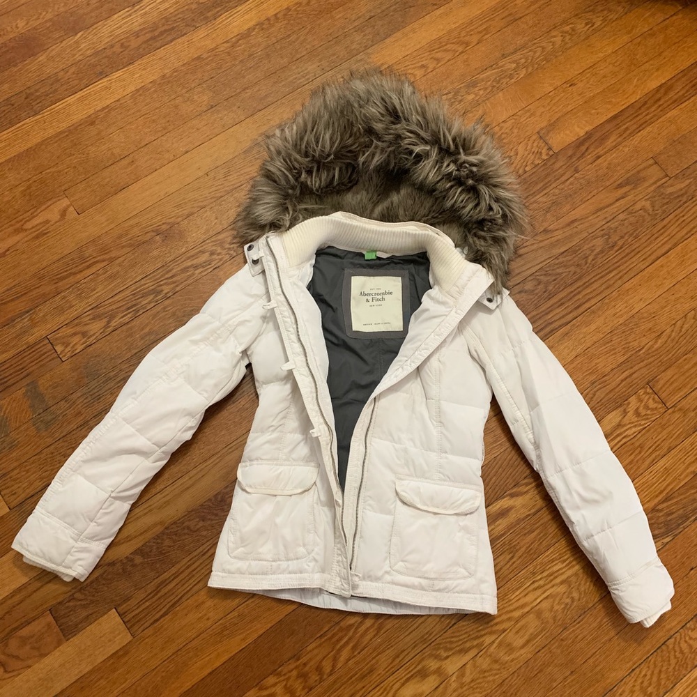 A&F puffy coat with removable faux fur hood